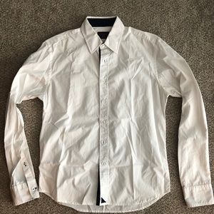 Untuckit Button-up
